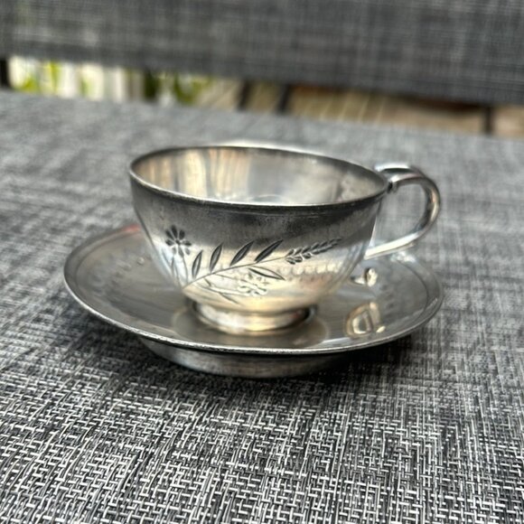 Antique Meriden Quadruple Silver Plate Demitasse Cup & Saucer – Floral Engraved - Picture 9 of 10